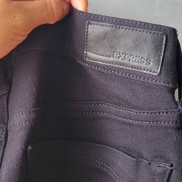 New Express Jeans Women’s Mid Rise Leggings Size 2P- Black Zip Pockets Stretch - Picture 5 of 7